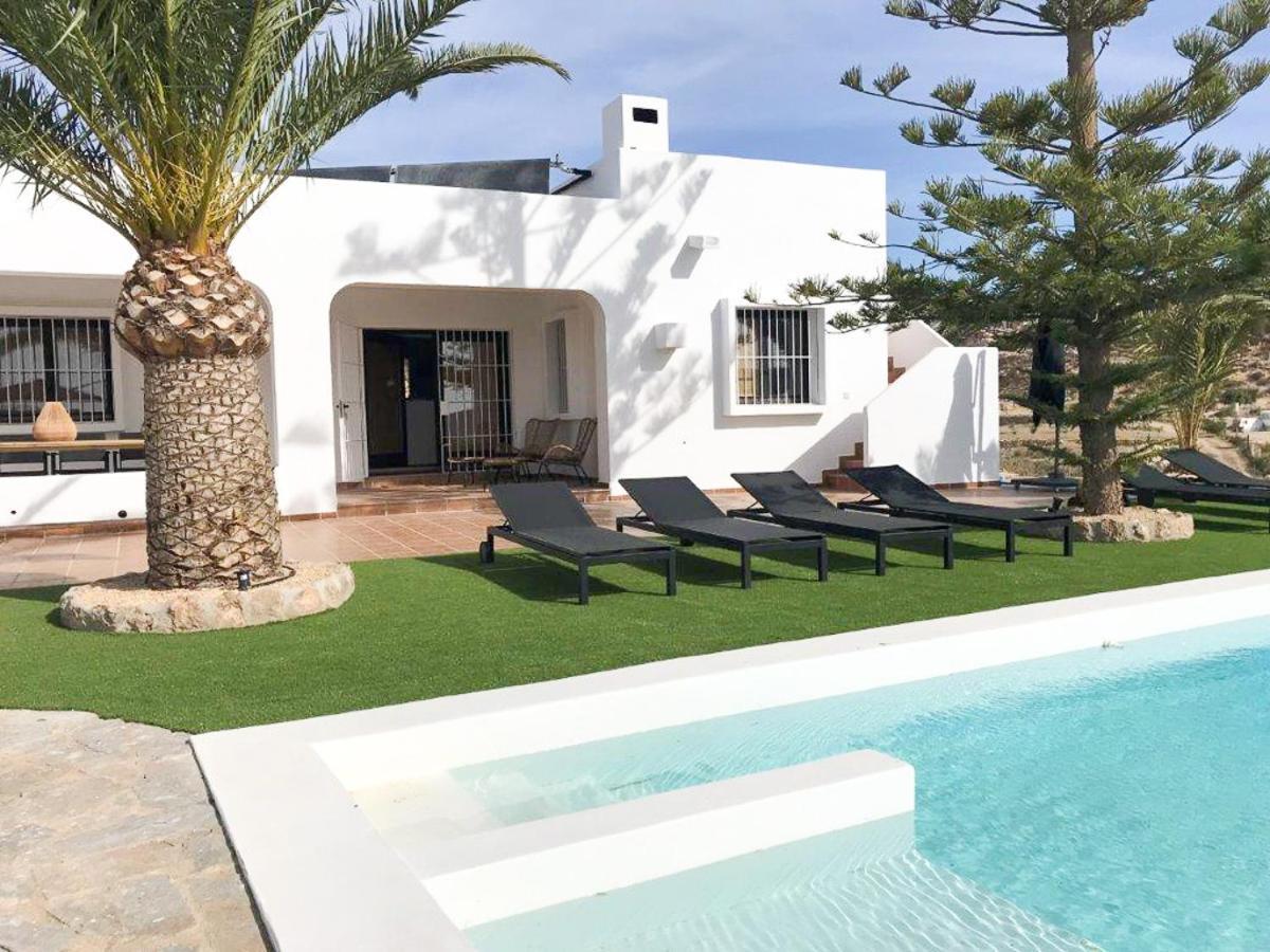 Los Palmitos Agua Amarga  Exteriör bild